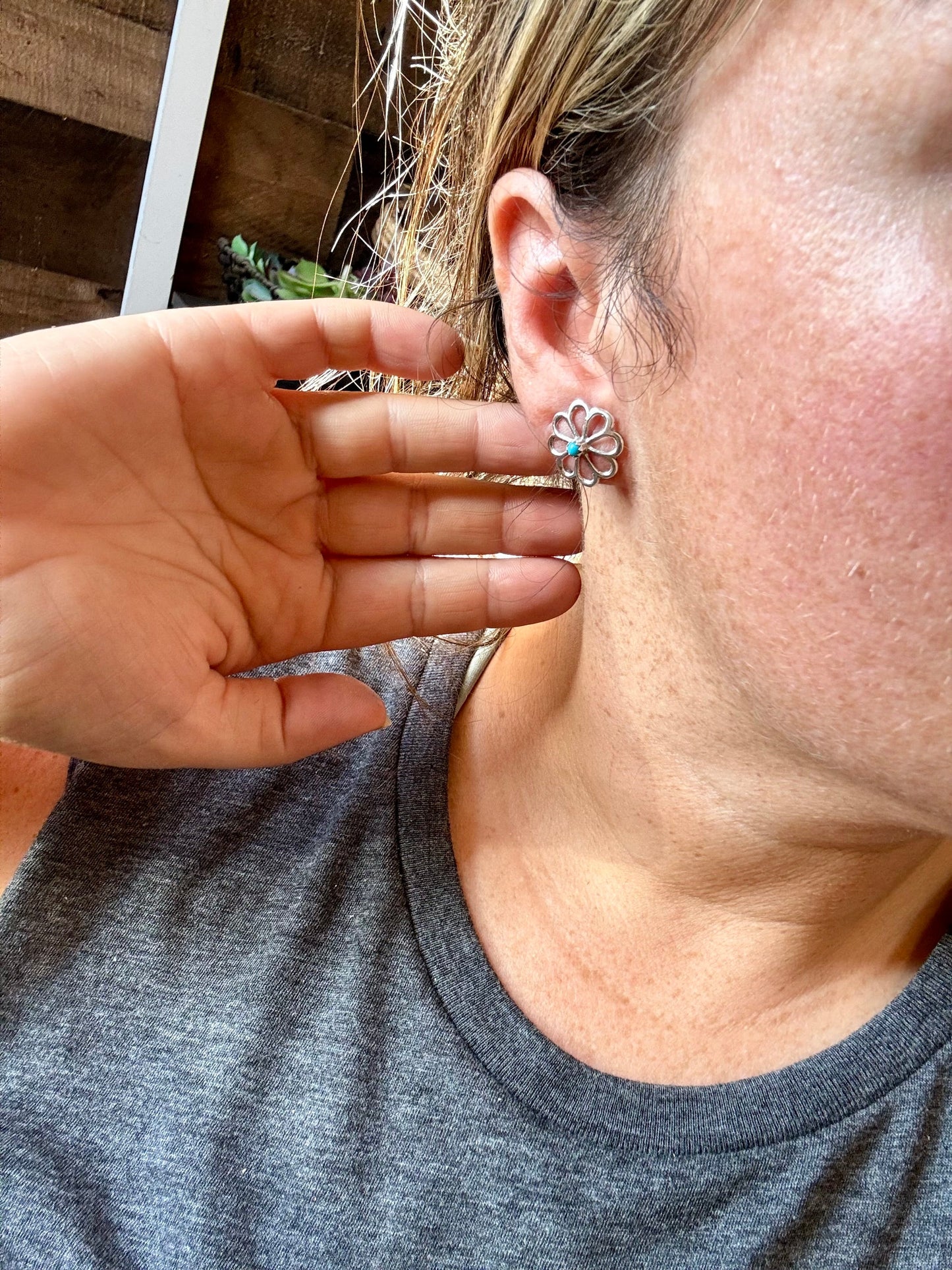 Zuni Cluster Earrings – Small Turquoise Flower in Sterling Silver