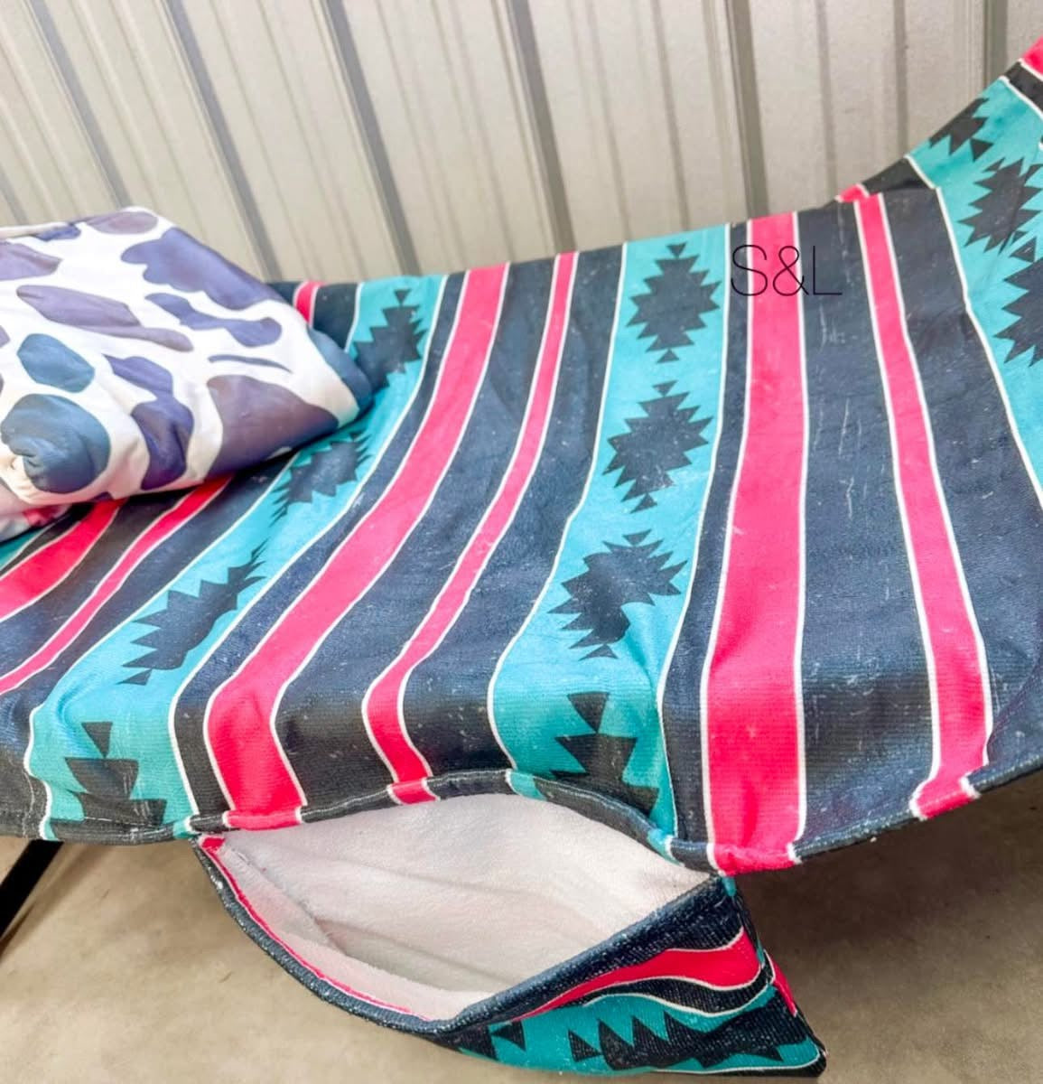 Western-Themed Beach Chair Towel with Pockets – 83"x23" Microfiber