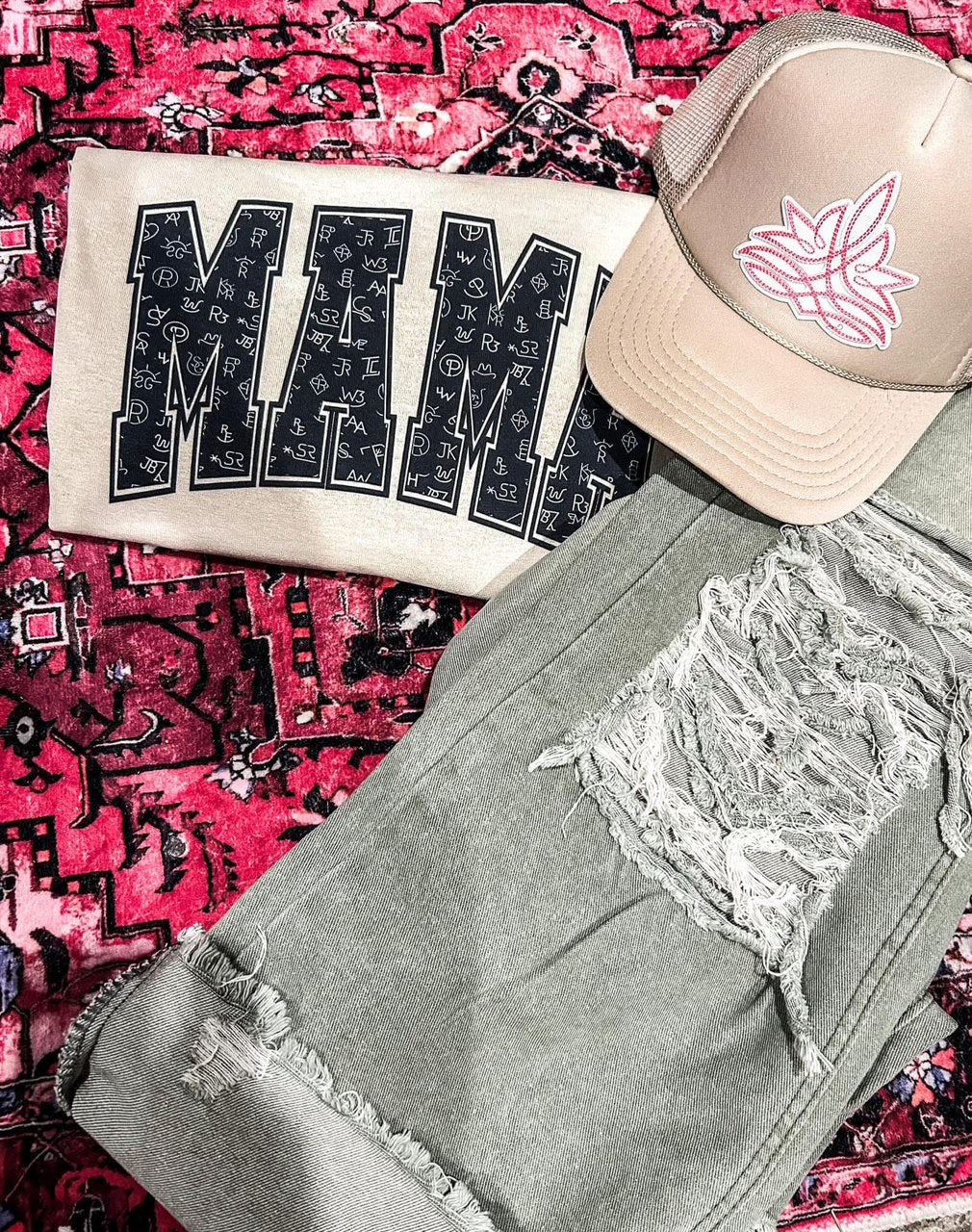 “MAMA” Western Brands Graphic Tee – Gildan T-Shirt