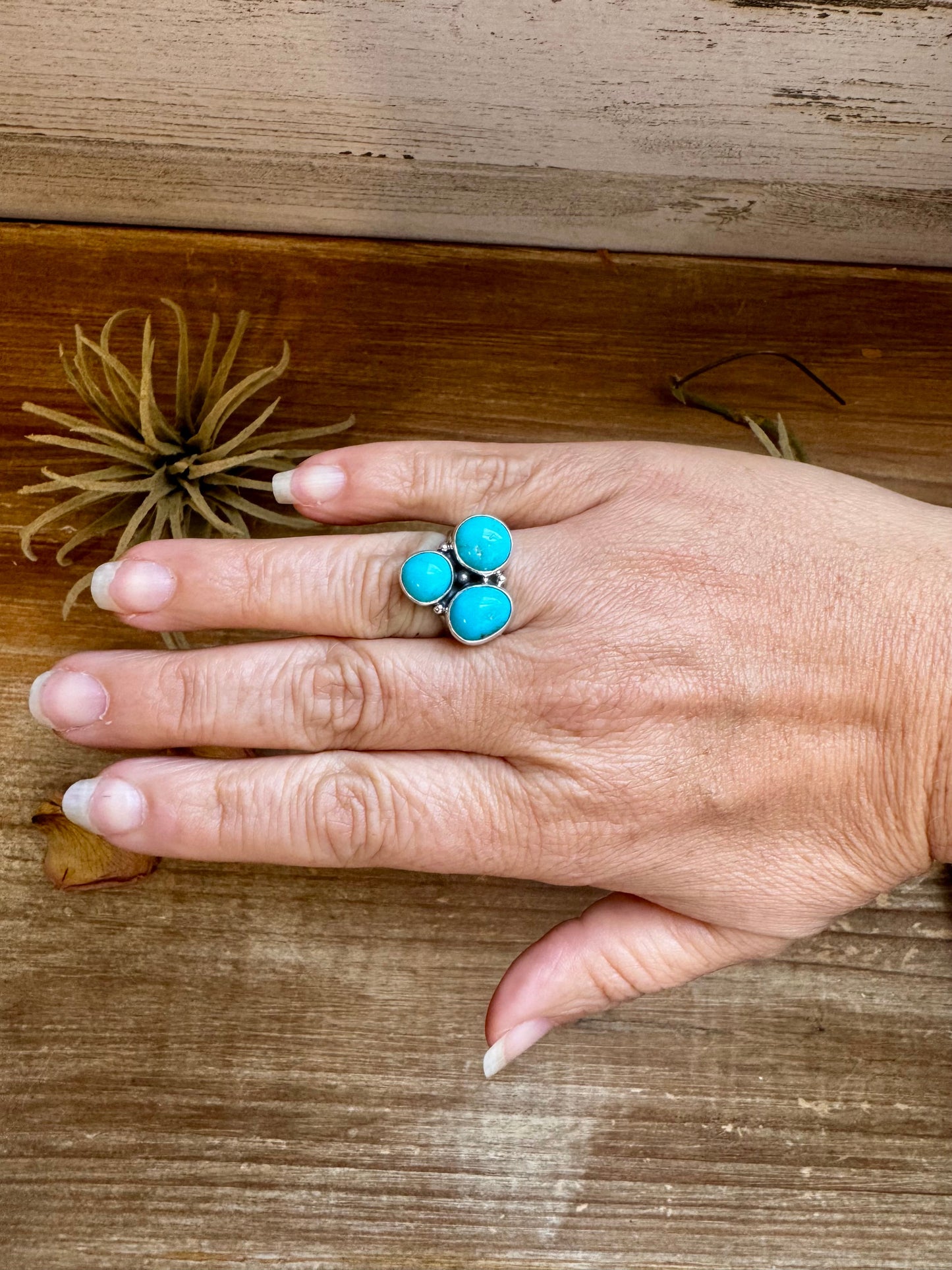 Sterling Silver Round Ring with 3 Kingman Turquoise Stones – Size 7