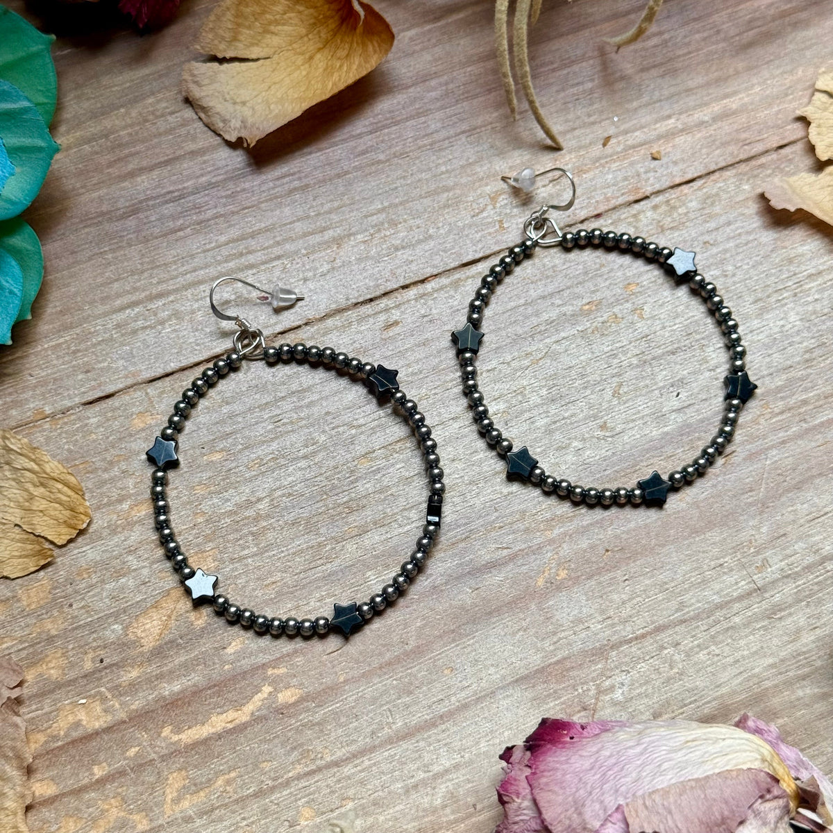 Black Onyx Star Hoop Earrings – 3mm Sterling Silver