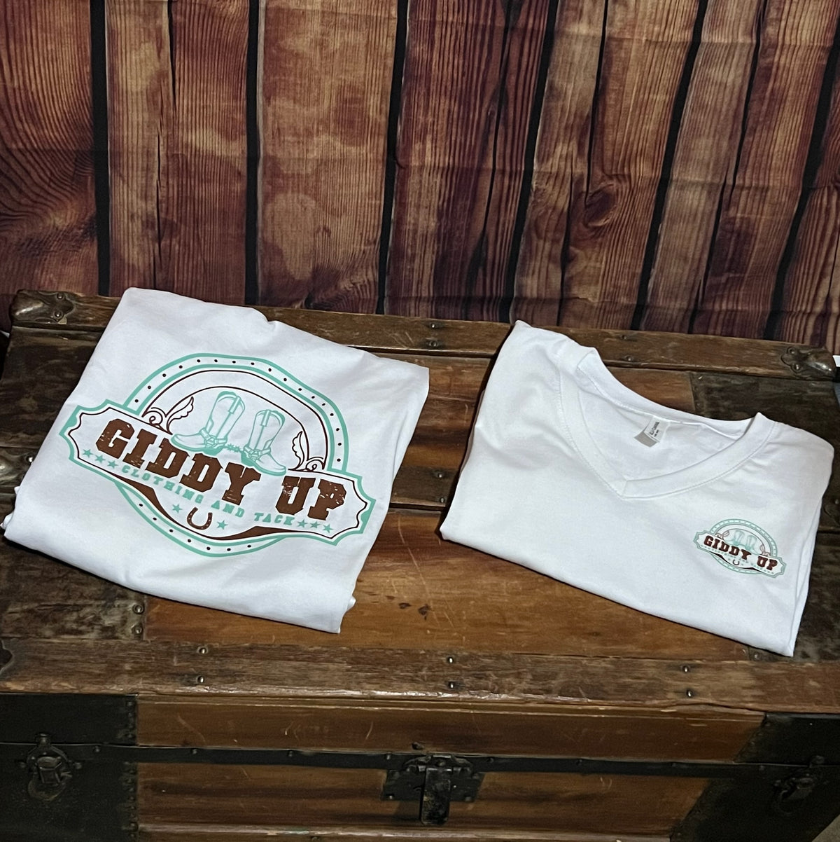 Giddy Up Clothing & Tack Logo Tee – Western V-Neck