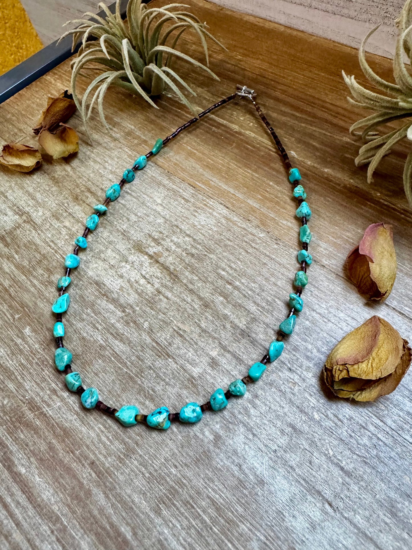 19" Turquoise and Shell Necklace – Bright Natural Stones